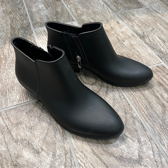 Sam Edelman Shoes - Sam Edelman Black Petty Rain Ankle Booties, Women’s Size 9